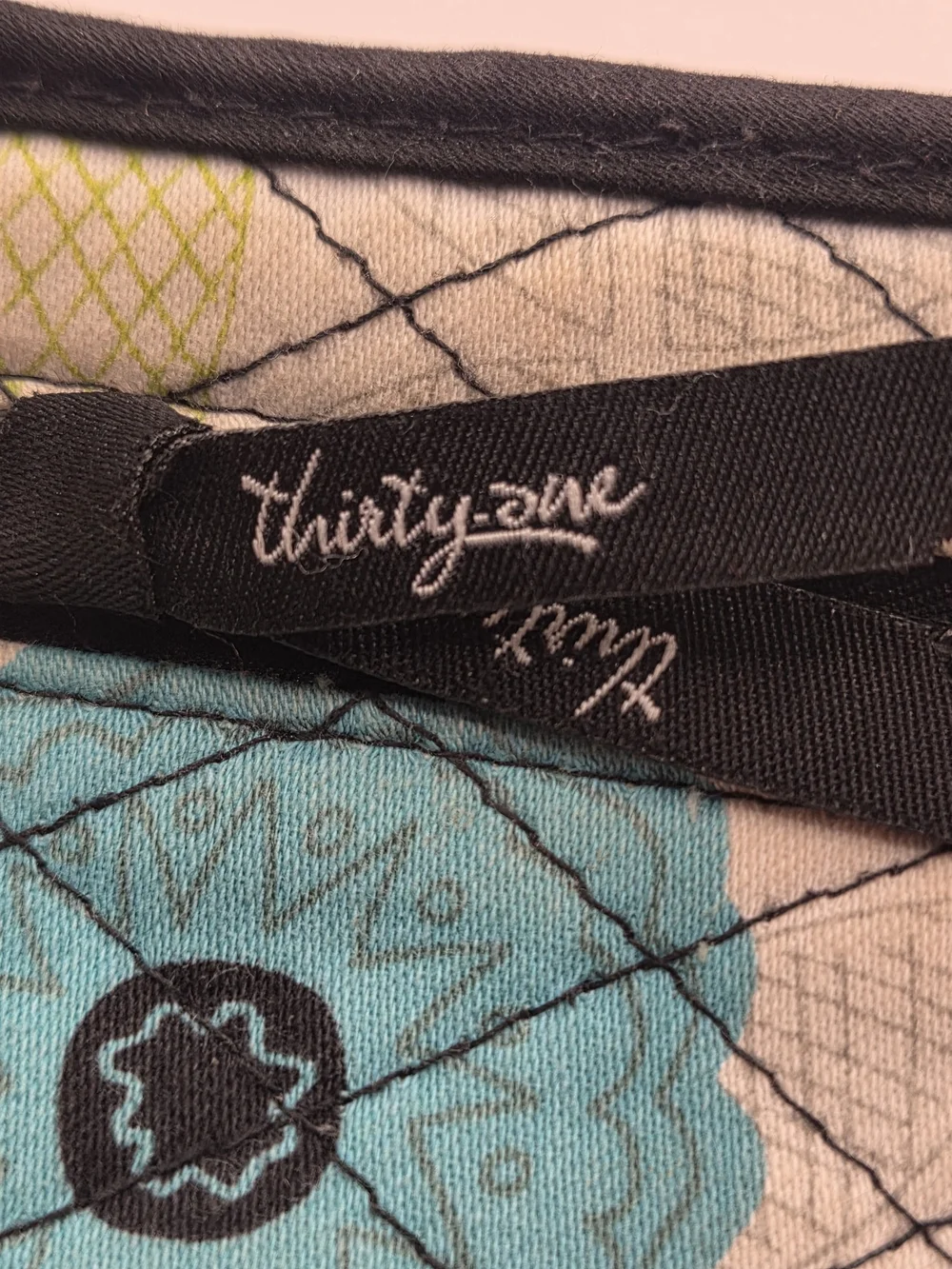 Thirty-One Gifts quilted zip-around wallet